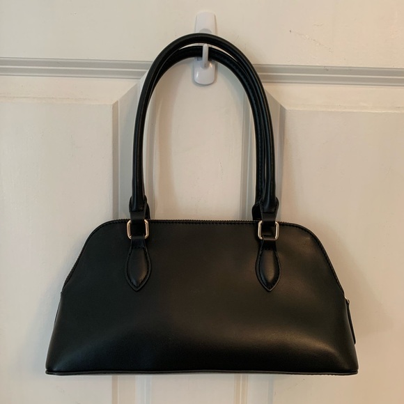 Guess Womens Handle Bag Black Purse PENNY V Shape Design - Picture 2 of 12